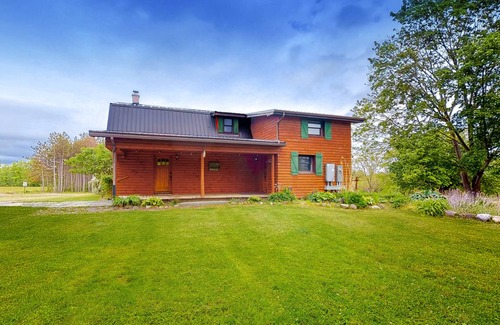Rock Stream Cabin | 148 m² Cabin ∙ 3 bedrooms ∙ 9 guests
