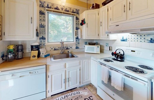 Pittsfield House | 149 m² House ∙ 4 bedrooms ∙ 11 guests