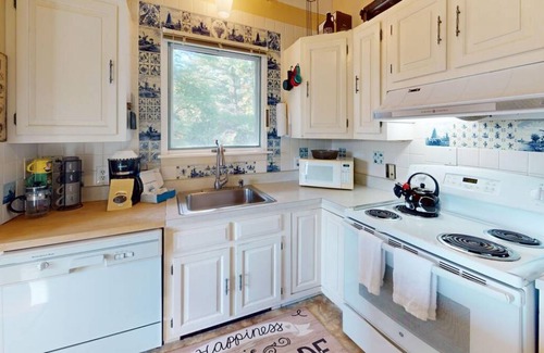 Pittsfield House | 149 m² House ∙ 4 bedrooms ∙ 11 guests