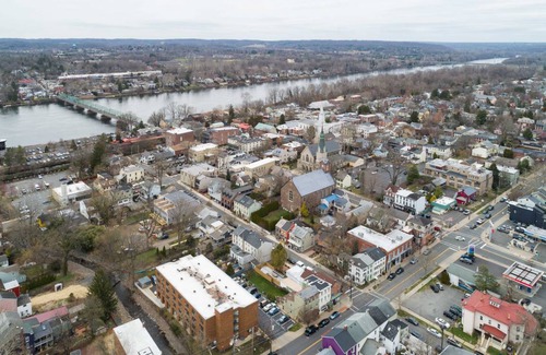 Lambertville Apartment | 157 m² Apartment ∙ 3 bedrooms ∙ 6 guests
