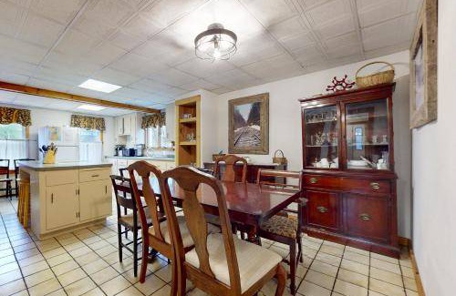 Mount Holly House | 158 m² House ∙ 3 bedrooms ∙ 10 guests