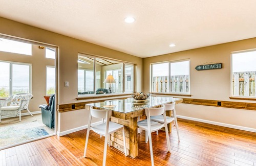 Rockaway Beach House | 167 m² House ∙ 3 bedrooms ∙ 8 guests