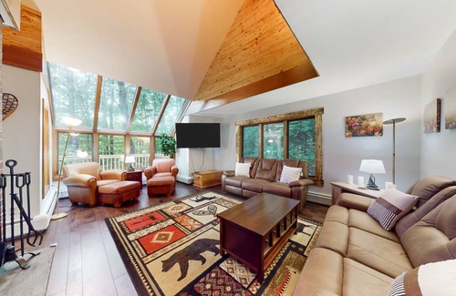 Ludlow Condo | 198 m² Condo ∙ 3 bedrooms ∙ 8 guests
