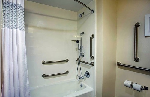Northeast Yonkers Hotel | 2-Star Hotel ∙ Hampton Inn & Suites Yonkers - Westchester