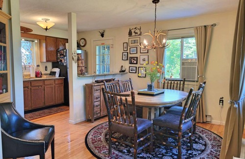 North Woodstock House | 213 m² House ∙ 3 bedrooms ∙ 6 guests