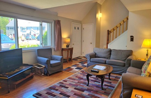 North Woodstock House | 213 m² House ∙ 4 bedrooms ∙ 8 guests