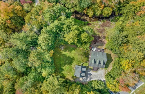 Pittsfield House | 217 m² House ∙ 4 bedrooms ∙ 8 guests
