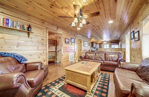 Bryson City House | 222 m² House ∙ 3 bedrooms ∙ 11 guests