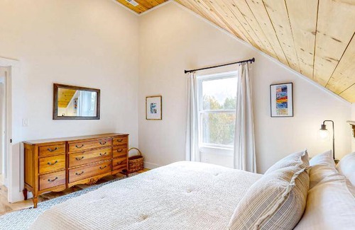 Whitefield House | 232 m² House ∙ 4 bedrooms ∙ 8 guests