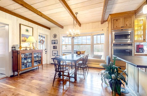 Manchester Center House | 242 m² House ∙ 3 bedrooms ∙ 6 guests