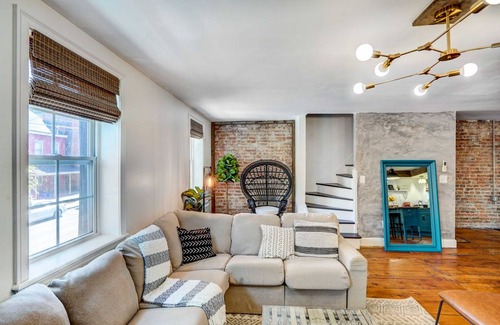 Troy House | 271 m² House ∙ 2 bedrooms ∙ 6 guests
