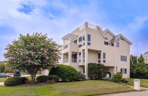Croatan Beach House | 281 m² House ∙ 5 bedrooms ∙ 10 guests