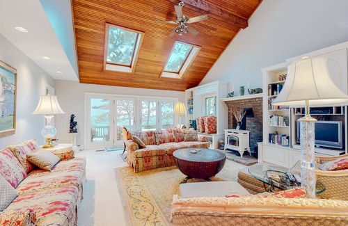 Camden House | 287 m² House ∙ 2 bedrooms ∙ 6 guests