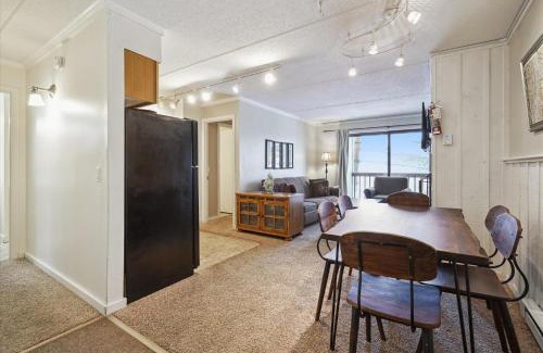 Central Vermont- Killington House | 3-Bedroom Condo Ski-In, Shuttle, and Cozy Fireplace Whiffletree I3