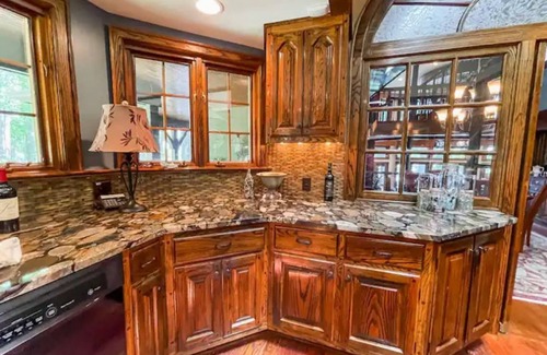 Midlothian House | 3 Family friendly Waterfront homes w/pool, private property with amenities!