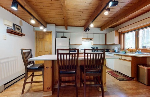 Intervale House | 31 Fox Run
