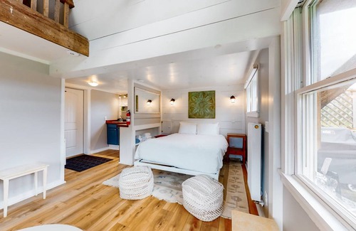 South Pomfret House | 33 m² House ∙ 2 guests