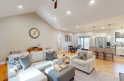 Lake George House | 335 m² House ∙ 5 bedrooms ∙ 10 guests