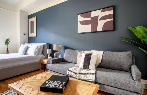 Theatre District Apartment | 37 m² Apartment ∙ 2 guests