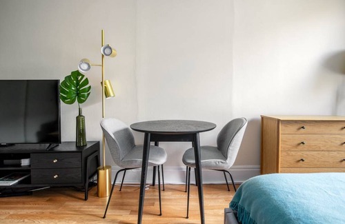Theatre District Apartment | 37 m² Apartment ∙ 2 guests