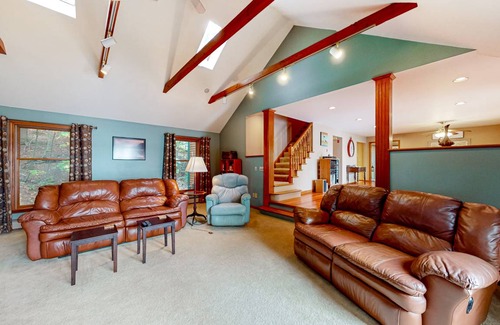 Raymond House | 372 m² House ∙ 6 bedrooms ∙ 12 guests