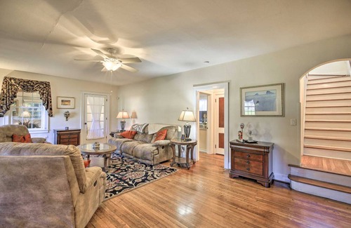 East Point House | 380 m² House ∙ 3 bedrooms ∙ 8 guests