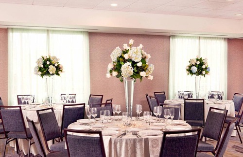 Northwest Yonkers Hotel | 39 m² Hotel ∙ 127 guests