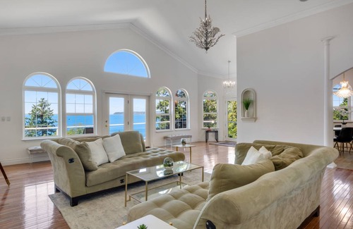 Blaine House | 392 m² House ∙ 3 bedrooms ∙ 6 guests