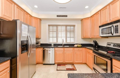 Ocean City House | 4 Bedroom Townhouse in downtown OC - quick walk to beach and boards!