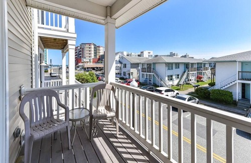 Ocean City House | 4 Bedroom Townhouse in downtown OC - quick walk to beach and boards!