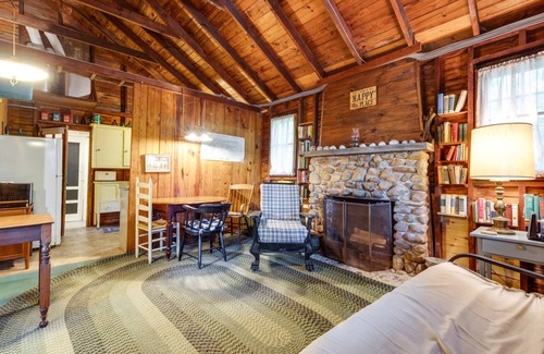 Town of Southold Town Cottage | 40 m² Cabin ∙ 2 bedrooms ∙ 3 guests
