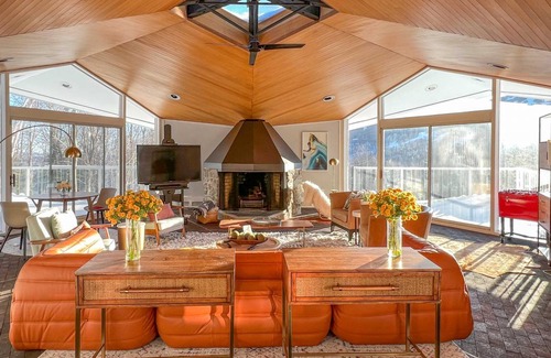 West Dover House | 418 m² House ∙ 5 bedrooms ∙ 12 guests