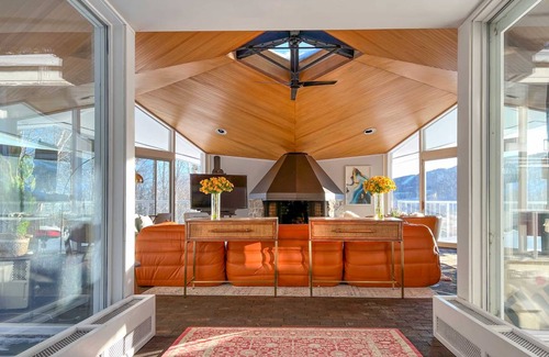 West Dover House | 418 m² House ∙ 5 bedrooms ∙ 12 guests