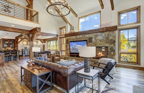 Warrior's Mark West House | 419 m² House ∙ 5 bedrooms ∙ 14 guests