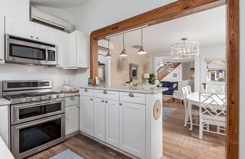 Historic District House | 428 Kings Hwy - Charming Victorian home in Historic Lewes!