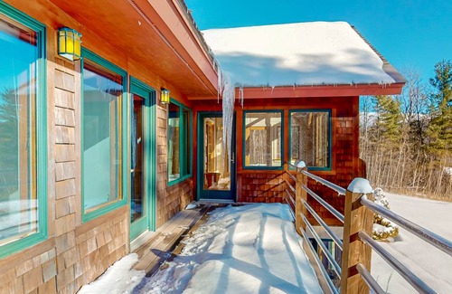 Underhill House | 478 m² House ∙ 4 bedrooms ∙ 8 guests