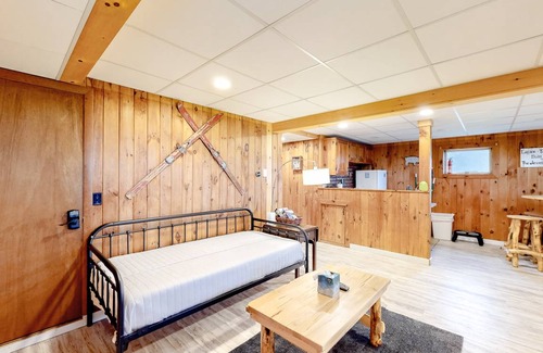 Montgomery Center Condo | 48 m² Condo ∙ 2 bedrooms ∙ 4 guests