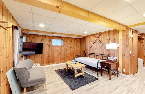Montgomery Center Condo | 48 m² Condo ∙ 2 bedrooms ∙ 4 guests