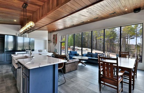 Woodstock House | 548 m² House ∙ 3 bedrooms ∙ 6 guests