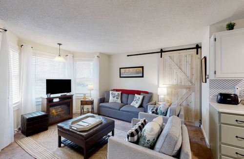 Ludlow Condo | 56 m² Condo ∙ 1 bedroom ∙ 4 guests
