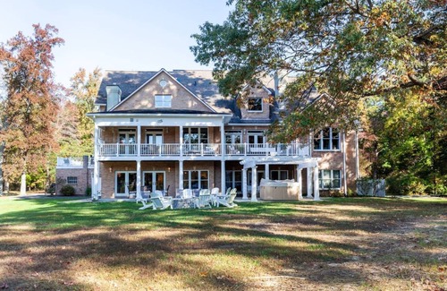 Churchton House | 697 m² House ∙ 6 bedrooms ∙ 14 guests