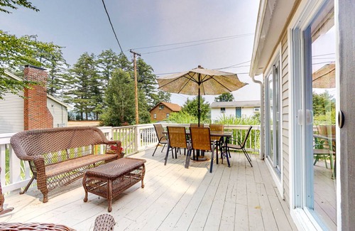 Gilmanton IW House | 71 m² House ∙ 3 bedrooms ∙ 10 guests