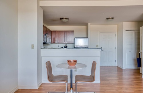 Burlington Apartment | 74 m² Apartment ∙ 1 bedroom ∙ 2 guests