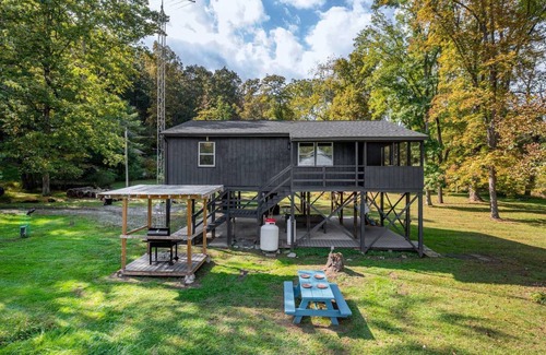 Hedgesville Cabin | 75 m² Cabin ∙ 3 bedrooms ∙ 5 guests