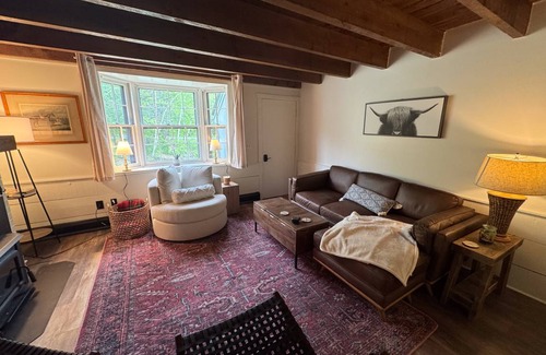 West Hartford Condo | 77 m² Condo ∙ 2 bedrooms ∙ 4 guests