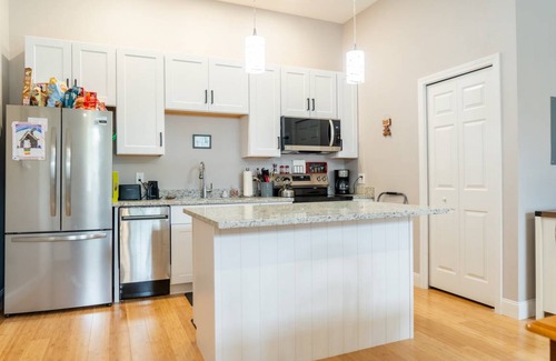 Concord Condo | 81 m² Condo ∙ 2 bedrooms ∙ 1 guest