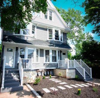 Downtown Niagara Falls Apartment | 84 m² Apartment ∙ 1 bedroom ∙ 3 guests