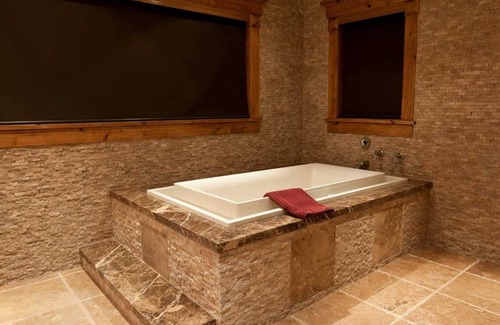 Scio Cabin | 9290 m² Cabin ∙ 5 bedrooms ∙ 37 guests