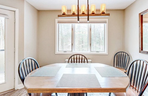Stratton Mountain Condo | 93 m² Condo ∙ 2 bedrooms ∙ 7 guests