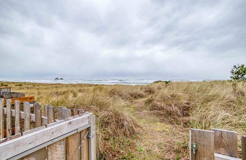 Rockaway Beach House | 96 m² House ∙ 2 bedrooms ∙ 6 guests